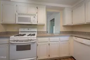 883 Murdoch Ln, Ventura, CA 93003 - Photo 11