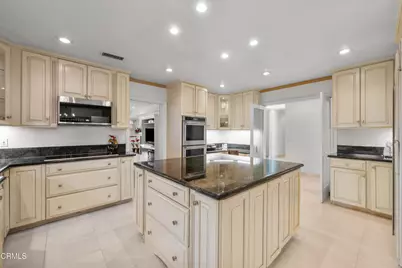 4240 Reyes Drive, Tarzana, CA 91356 - Photo 23