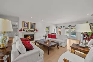 4240 Reyes Dr, Tarzana, CA 91356 - Photo 9