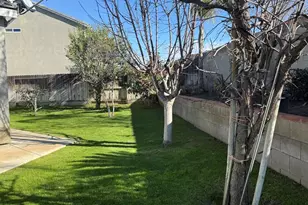 12217 Quiet Creek Way, Bakersfield, CA 93311 - Photo 21