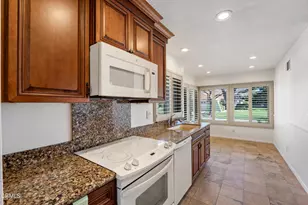 7115 Village 7, Camarillo, CA 93012 - Photo 13