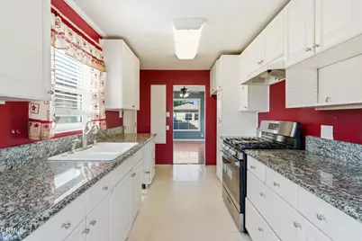 255 Douglas Avenue, Oxnard, CA 93030 - Photo 3