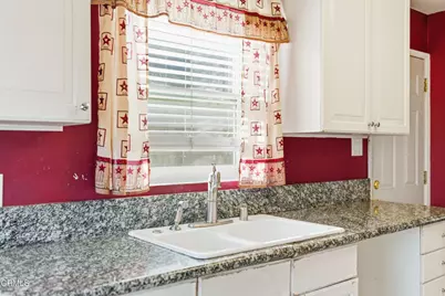 255 Douglas Avenue, Oxnard, CA 93030 - Photo 11