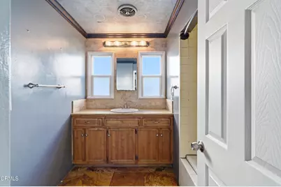 255 Douglas Avenue, Oxnard, CA 93030 - Photo 15