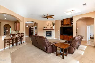 10705 Gainsborough Ct, Bakersfield, CA 93312 - Photo 15