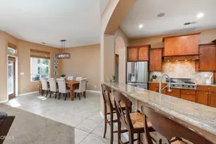 10705 Gainsborough Ct, Bakersfield, CA 93312 - Photo 11