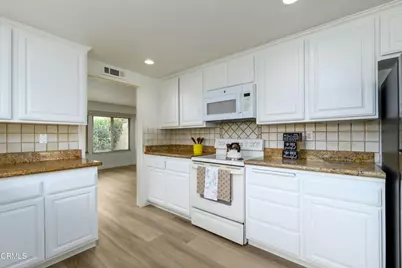 22106 Village 22, Camarillo, CA 93012 - Photo 9
