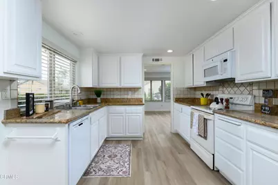 22106 Village 22, Camarillo, CA 93012 - Photo 7