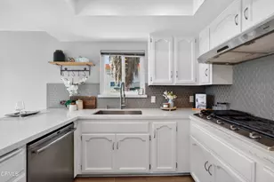 1066 W 11th Street, Los Angeles, CA 90732 - Photo 3