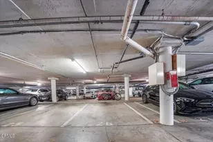 11645 Montana Ave, Los Angeles, CA 90049 - Photo 23