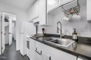 11645 Montana Ave, Los Angeles, CA 90049 - Photo 13