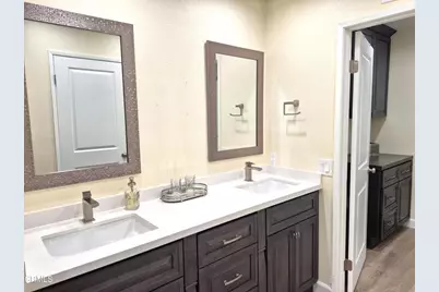 18220 Village 18, Camarillo, CA 93012 - Photo 13