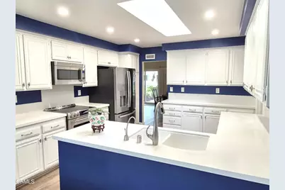 18220 Village 18, Camarillo, CA 93012 - Photo 9