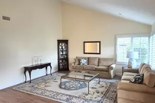 18220 Village 18, Camarillo, CA 93012 - Photo 3