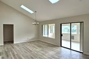 42036 Village 42, Camarillo, CA 93012 - Photo 9