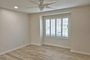 42036 Village 42, Camarillo, CA 93012 - Photo 21