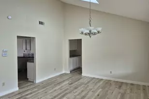 42036 Village 42, Camarillo, CA 93012 - Photo 7