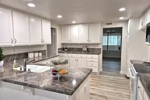 42036 Village 42, Camarillo, CA 93012 - Photo 15