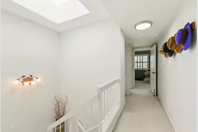 18751 Hatteras Street #13, Tarzana, CA 91356 - Photo 25