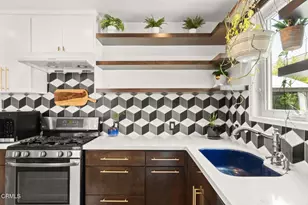 61 W Center St, Ventura, CA 93001 - Photo 13