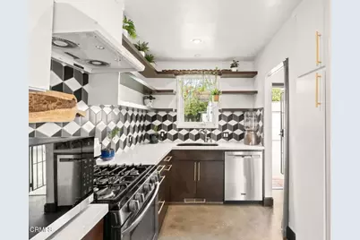 61 W Center Street, Ventura, CA 93001 - Photo 11