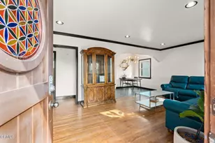 61 W Center St, Ventura, CA 93001 - Photo 5