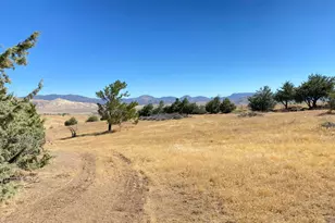 18300 Grant Pl, Tehachapi, CA 93561 - Photo 23