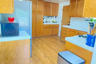 18300 Grant Pl, Tehachapi, CA 93561 - Photo 9