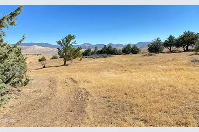 18300 Grant Place, Tehachapi, CA 93561 - Photo 23