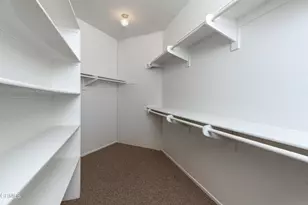 12320 Backdrop Ct, Bakersfield, CA 93306 - Photo 17