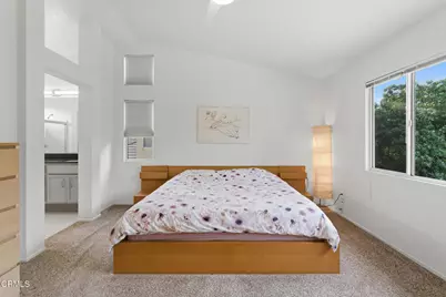 15137 Trail View Court, Los Angeles, CA 91342 - Photo 13