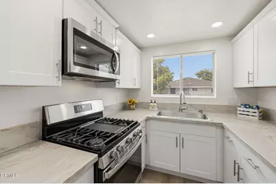 1127 Acadia Place, Ventura, CA 93003 - Photo 15