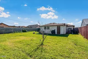 225 W Iris St, Oxnard, CA 93033 - Photo 13