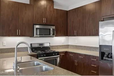 2715 Smokey Mountain Drive, Oxnard, CA 93036 - Photo 11