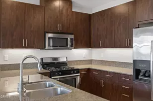 2715 Smokey Mountain Dr, Oxnard, CA 93036 - Photo 11