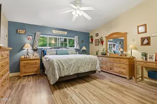 23508 Canzonet St, Woodland Hills, CA 91367 - Photo 13