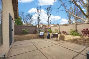 25702 Vista Fairways Dr, Valencia, CA 91355 - Photo 19