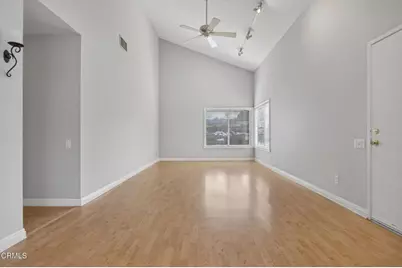 25702 Vista Fairways Drive, Valencia, CA 91355 - Photo 9