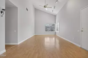 25702 Vista Fairways Dr, Valencia, CA 91355 - Photo 9