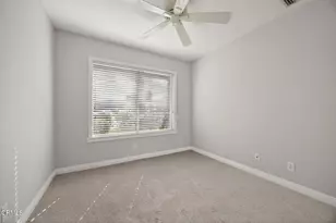 25702 Vista Fairways Dr, Valencia, CA 91355 - Photo 27