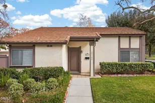 25702 Vista Fairways Dr, Valencia, CA 91355 - Photo 3