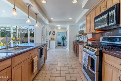 16322 Hiawatha Street, Granada Hills, CA 91344 - Photo 5