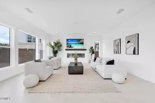 11944 N Red Hawk Ln, Porter Ranch, CA 91326 - Photo 21