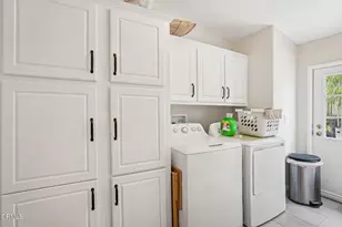 177 Little John Ct, Westlake Village, CA 91361 - Photo 27