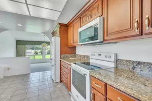 32118 Village 32, Camarillo, CA 93012 - Photo 11