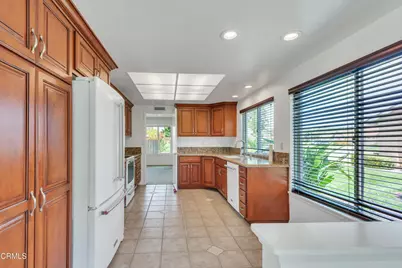 32118 Village 32, Camarillo, CA 93012 - Photo 13