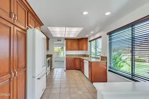 32118 Village 32, Camarillo, CA 93012 - Photo 13