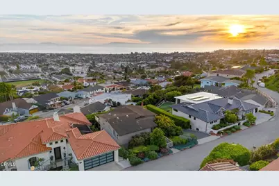 2222 Sunset Drive, Ventura, CA 93001 - Photo 1