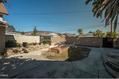 933 E Santa Paula Street, Santa Paula, CA 93060 - Photo 23