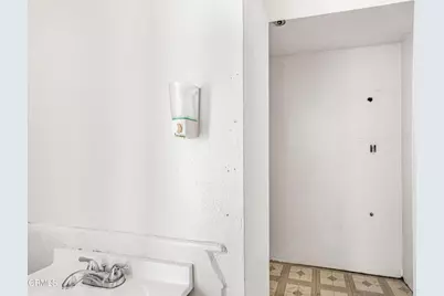 645 S Oxnard Boulevard, Oxnard, CA 93030 - Photo 9